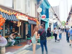North Bridge Road (D7), Retail #584147311